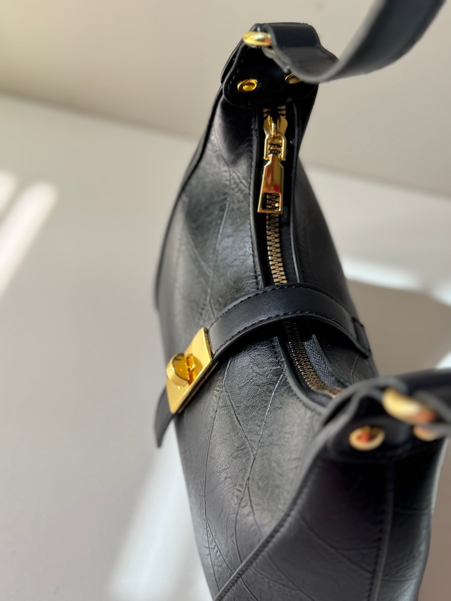 one-shoulder underarm bag